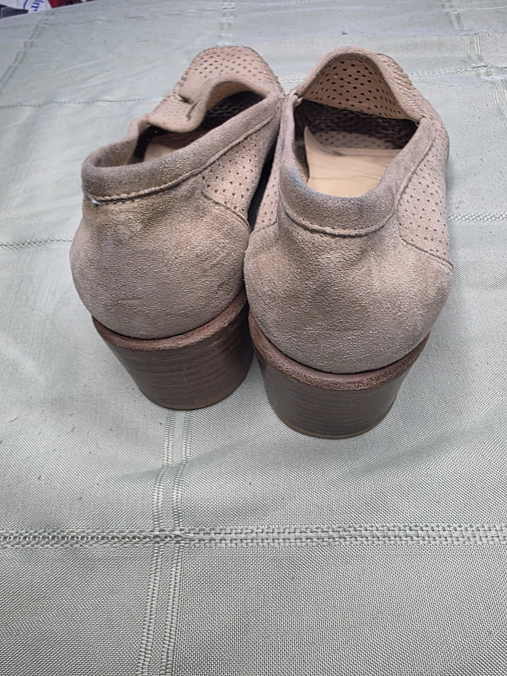 Stuart Weitzman Tan Suede Perforated Tassel Loafers Block Heel Size 7M